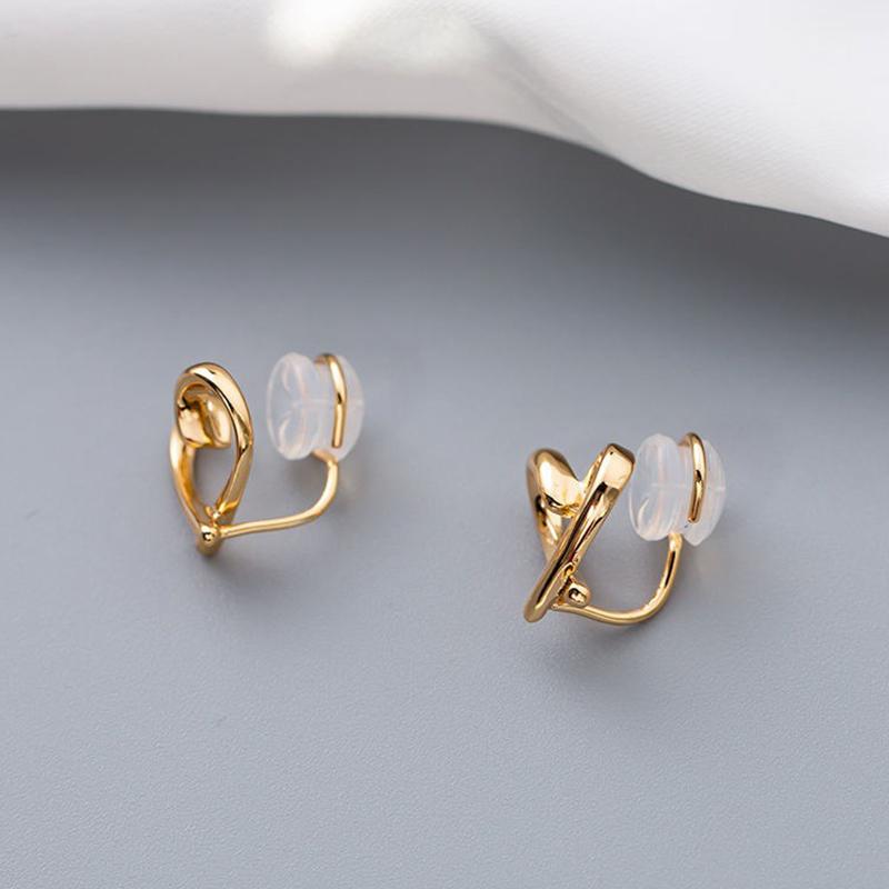 Fashion Simple Irregular Heart Ear Clips Women Girls No-Piercing Silicone Ear Stud Earrings Korean Earring Party Jewelry Gifts
