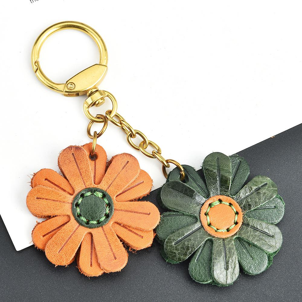 Creative Spot Small Daisy Keychain Cute Bag Pendant Sunflower Leather Car Key Decorative Keychain