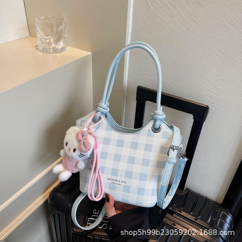 Niche fashionable bag women's new summer simple chain bag messenger bag high value portable shoulder bag