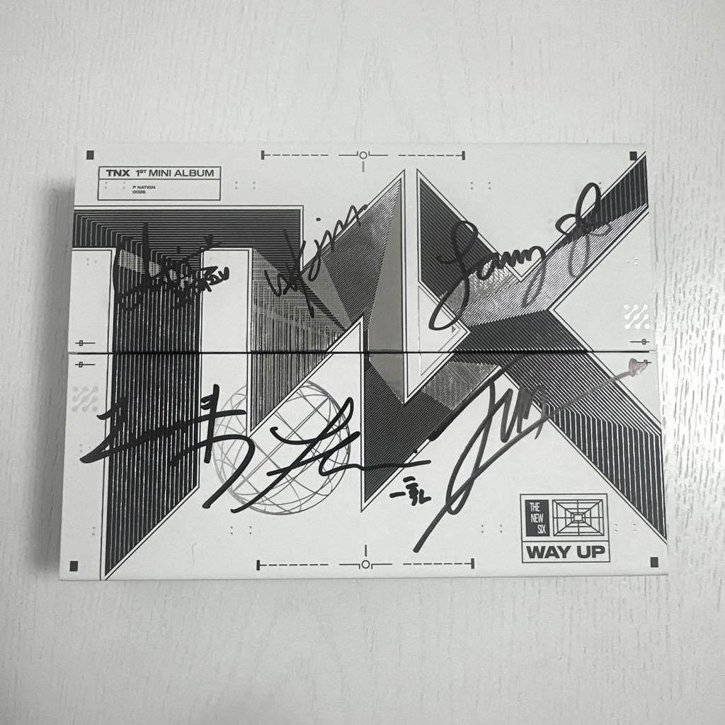 [USED] TNX autographed album