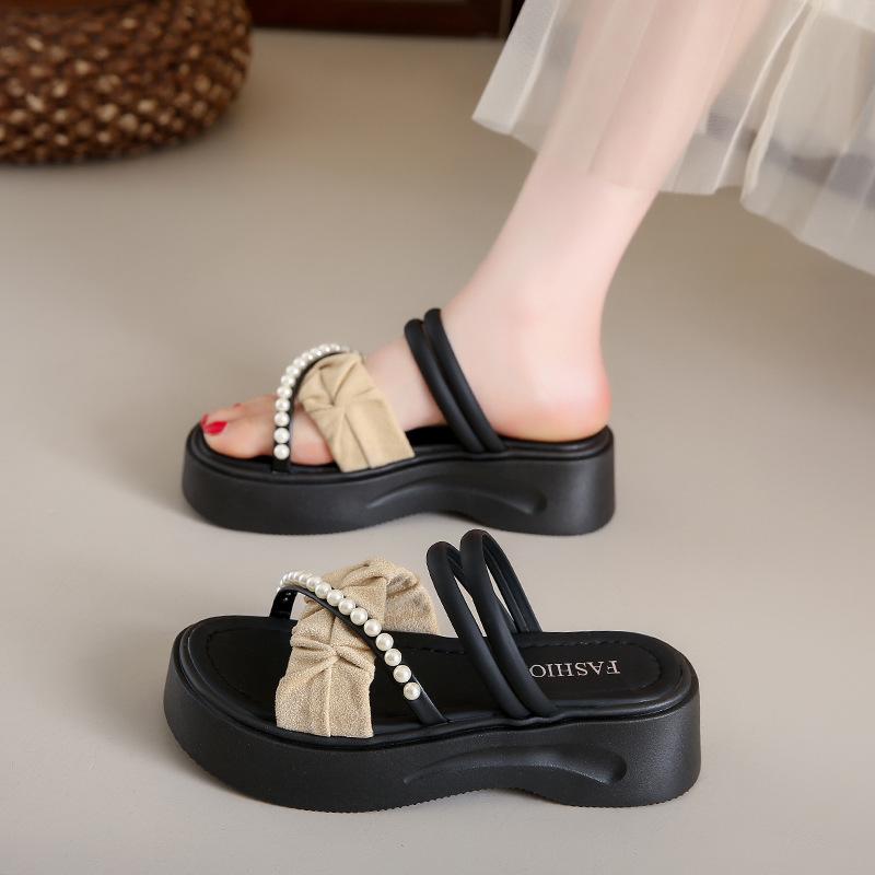 Cool Slippers for Women's Summer Wear 2025 New Fashion Pearl with Skirt Two Wear Sandals Non-slip Pregnant Women