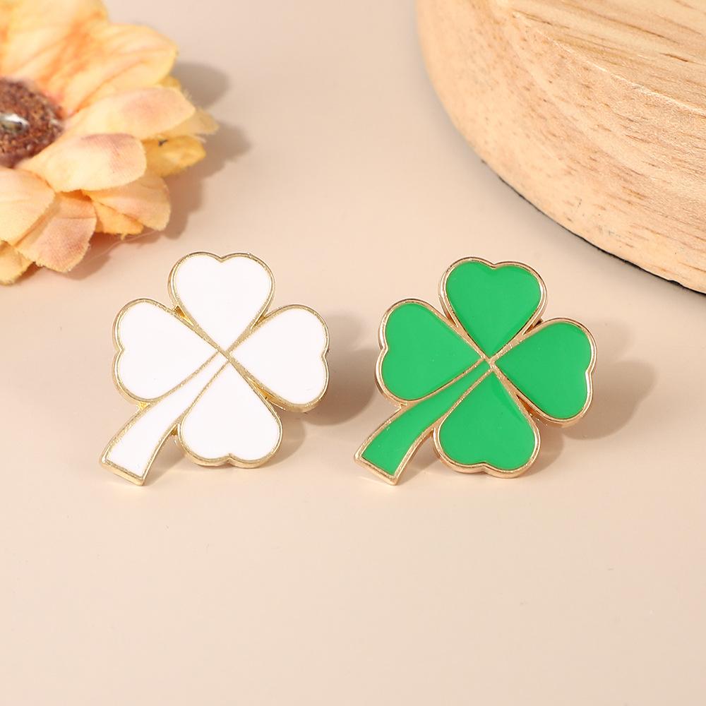 Lucky Four-leaf Clover Brooch Japanese Ins Corsage Personalized Versatile Cartoon Badge Brooch Buckle