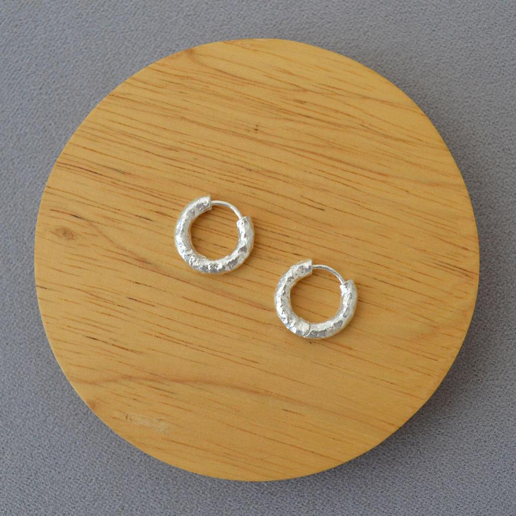 European & American Retro Brass Gold-Plated Hammered Circle Earrings