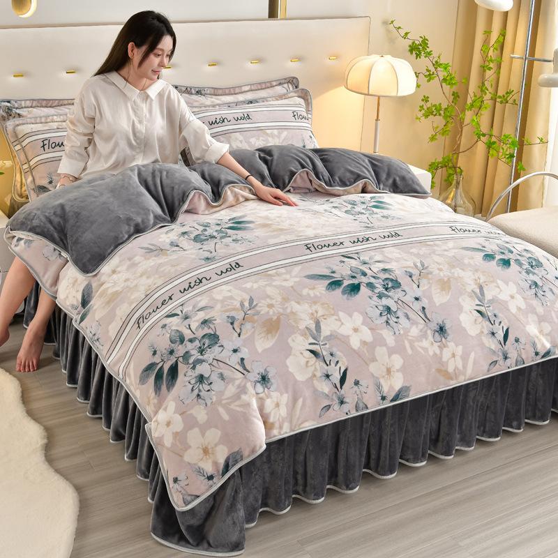 Light luxury high-end thickened milk fleece four-piece set, winter warm quilt cover, double-sided coral fleece anti-static three-piece set