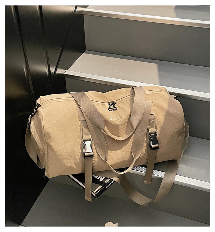 Cross-border Handheld Travel Bag with Wet/Dry Separation, Shoe Compartment, & Fitness/Sports Use.