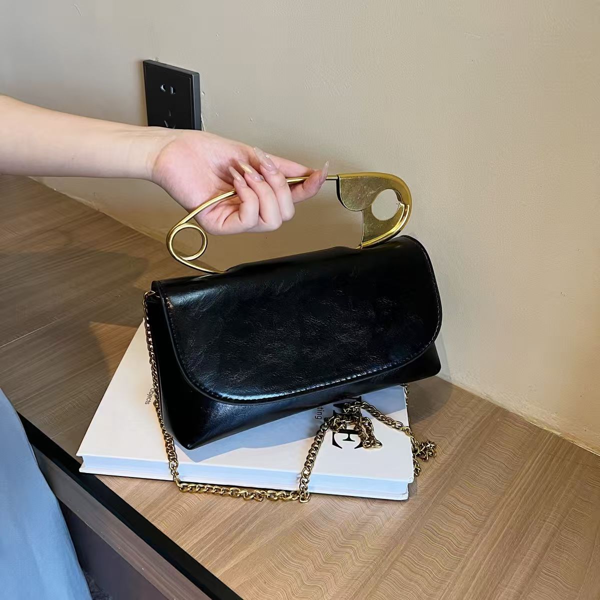 Модная женская сумка-кроссбоди на одно плечо в стиле броши, уникальная чёрный