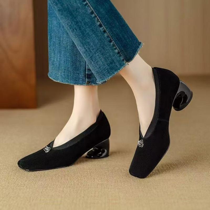

Мода 2024 Новые Женские Модные Ежедневные Балетки с Квадратным Носком Леди Удобная Офисная Дизайнерская Обувь Женские Элегантные Туфли-Лодочки с Металлическим Цветком 35 чёрный