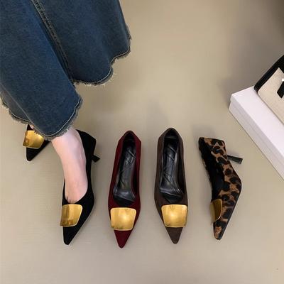 Metallische quadratische Schnalle spitze Einzelne Schuhe Damen 2025 Frühling und Herbst neu feiner Absatz Leopardenmuster Temperament königliche Schwester Mode High Heels