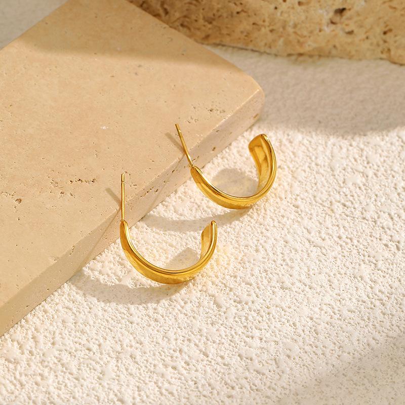 Hot Selling 18K Gold Titanium Steel Earrings Luxury Premium 316 Stainless Steel Stud Earrings Minimalist Tarnish Free Ear Jewelry