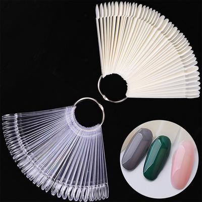 50 adet Yanlış Nail İpuçları Sahte Nail Art Fan Şekilli Palet Kart Ekran Akrilik Uygulama Renk Kartelası Oje için Halka ile