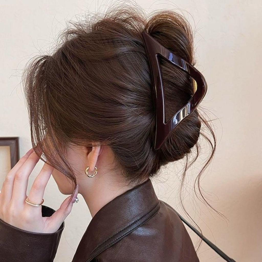 Elegant Large Hair Claw Clip for Thick Hair - High-End Korean Updo Shark Clip