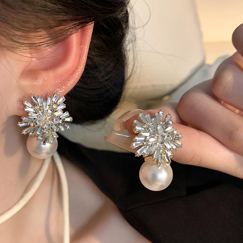 Fashion Sparkling Flower Imitation Pearl Earrings Women Gorgeous Accessories For Wedding Engagement Party Trendy Jewelry Gift