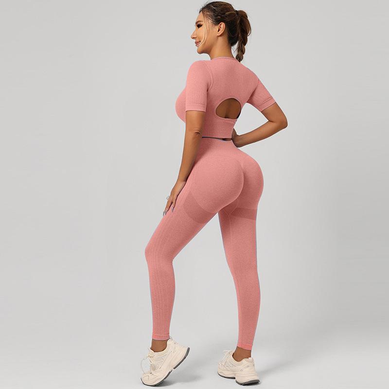 Yogaanzug-Set: Sportweste, hochtaillierte Hose und Fitnessshorts