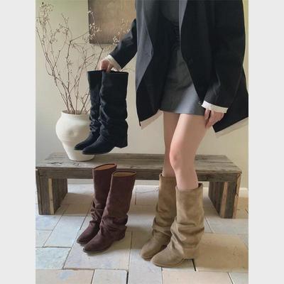 Stivali alla moda da donna al ginocchio con tacco grosso stile europeo e americano per l'autunno/inverno 2024