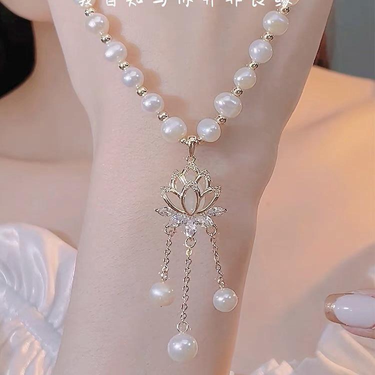 

Elegant Chinese Lotus Pearl Necklace: High-End Niche Design for Women