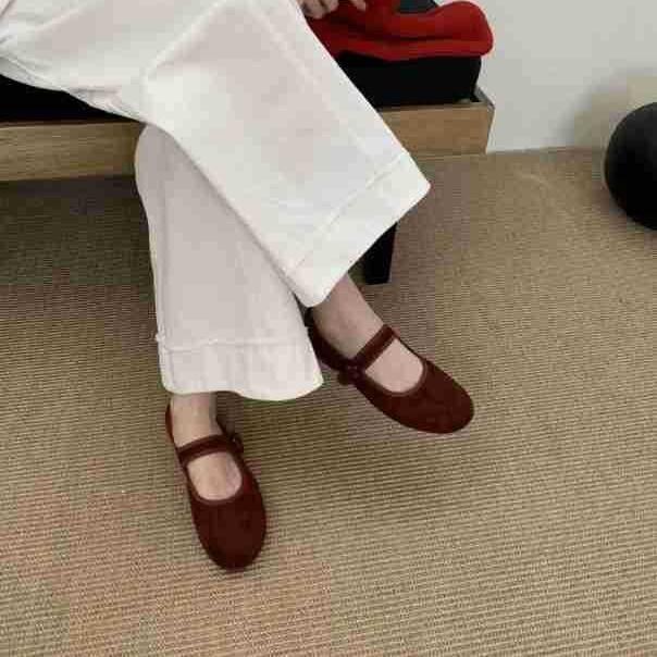 

Xiaoxiangfeng single shoes women s spring 2025 new grandma shoes French Mary Jane shoes soft flat one pedal Doudou shoes 40 коричневый
