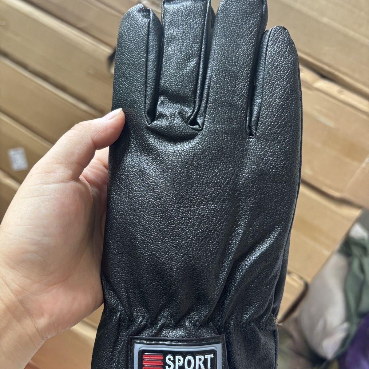 

Winter Cycling Windproof Fleece-Lined PU Leather Gloves - Warm, Waterproof, and Anti-Slip for Men and Women One Size чорний