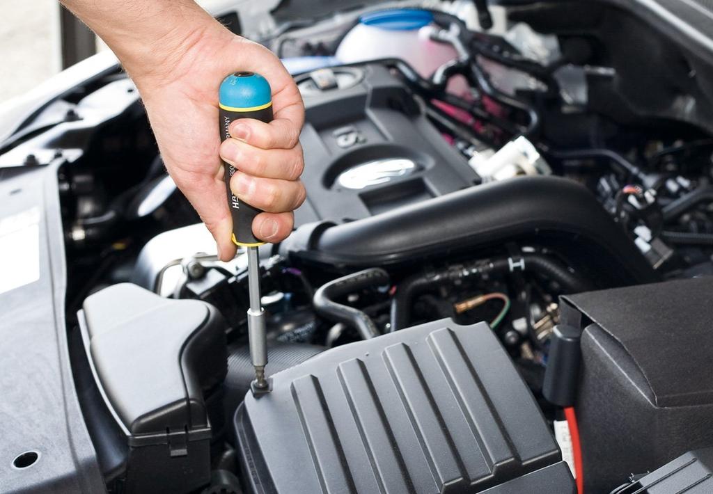 HAZET Professional Torque Screwdriver with Magnetic Bit Precision Ratchet for Automotive and Industrial Tool Set Set, 1/4 inch, 1.5-3.0 Nm, Holder,