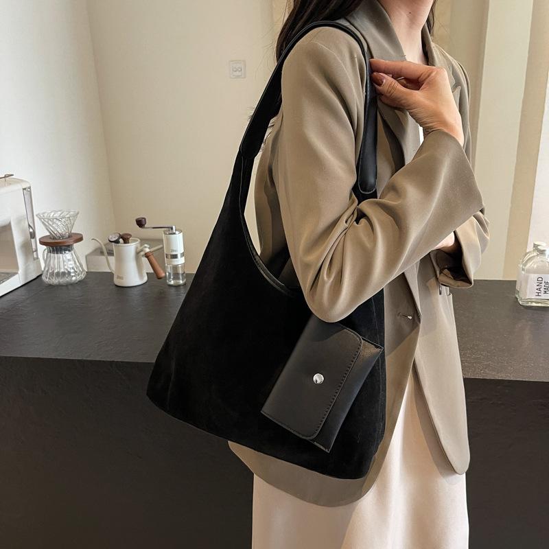Retro casual commuting large-capacity bag women's new autumn and winter suede tote bag small bag casual shoulder bag