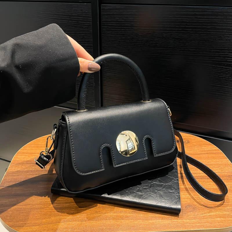 

High value niche design new women s bag summer handbag casual versatile shoulder messenger bag high texture чёрный