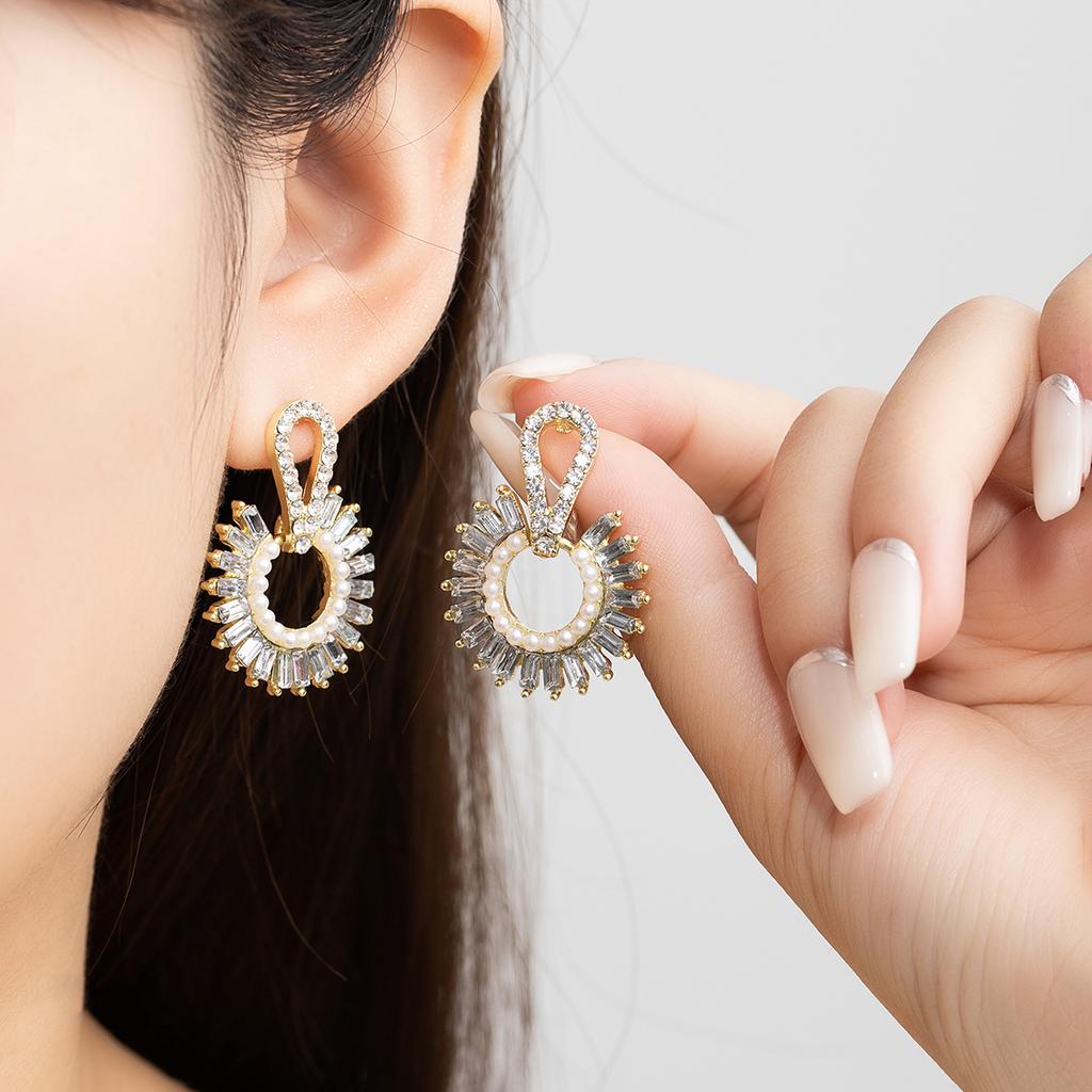 Vintage Circle Pearl Earrings for Women Unique Sunflower Design Retro Dangle Earrings