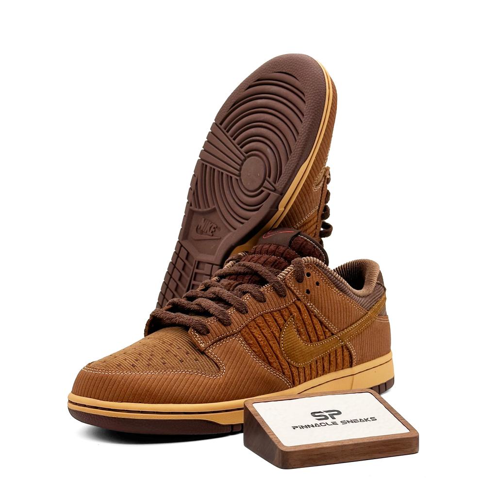 Nike IB7746-200 Dunk Low Light Chocolate Korduroy Retro Freizeitschuhe