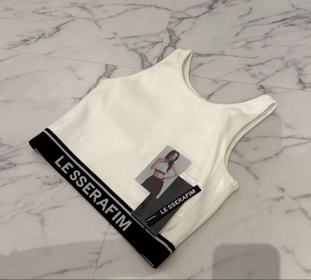 

[Б/У] Топ-бра LESSERAFIM, Размер M, В комплекте бирка и торговая карточка, Бонус в комплекте