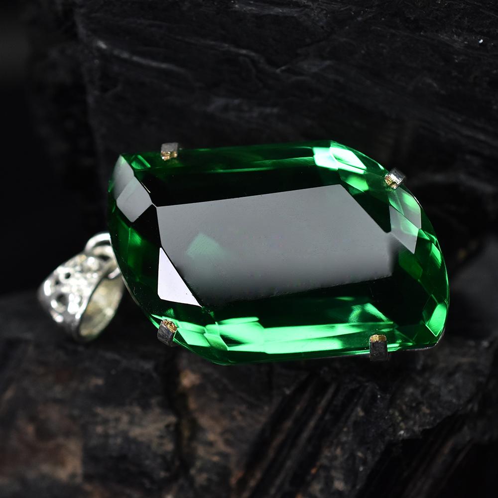 Kolumbianischer Grüner Smaragd 105 Karat Laborgezüchtet 925 Sterlingsilber Ausgefallener Edelstein Anhänger MY.PD-89-NS