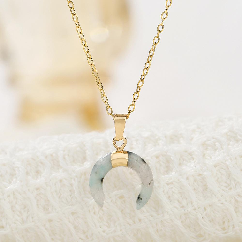 Popular European and American Natural Aventurine Moonstone Necklace - Elegant Pendant Jewelry