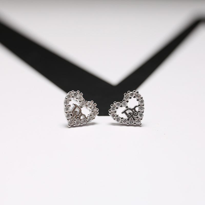 Personalized Small Heart-shaped Women's New Trendy Earrings Korean Temperament Cold Style Earrings