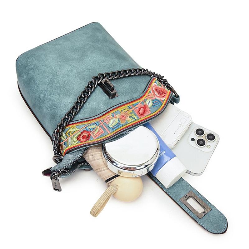 Retro Ethnic Style Embroidered Women's Shoulder Bags Soft PU Casual Ladies Messenger Bags Commuter Texture Women's Crossbody Bag for Mother's Day Gift