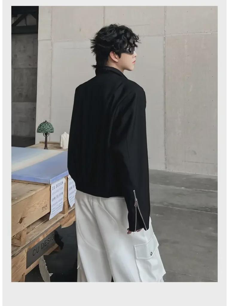 Herren Frühjahr 2023 Dunkle Kurze Jacke: Trendiges Schulterpolster-Design mit Metallreißverschluss