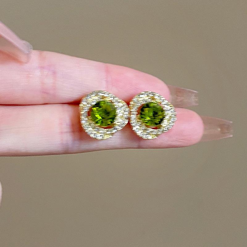 Diamond flower stud earrings women s French versatile earrings fashion temperament earrings