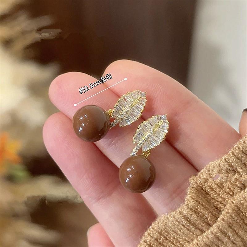 Autumn & Winter Maillard Series: Elegant Brown Bead & Rhinestone Leaf Earrings
