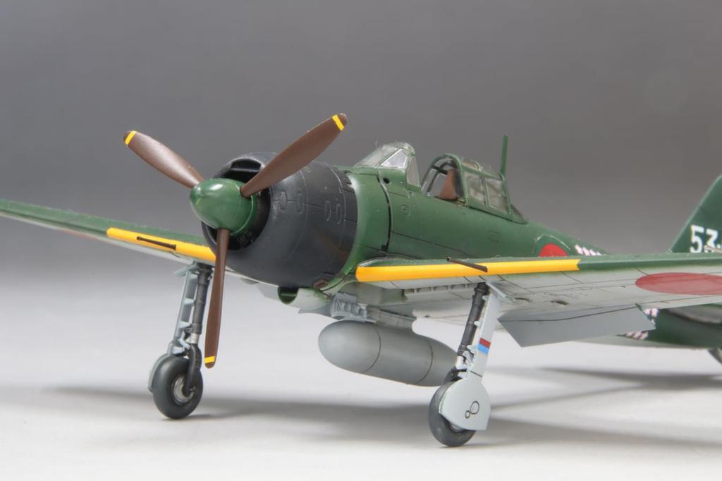 FineMolds 1/72 Scale Imperial Japanese Navy Zero A6M52 Carrier Fighter FR01 Plastic Model Kit Mitsubishi Early Model