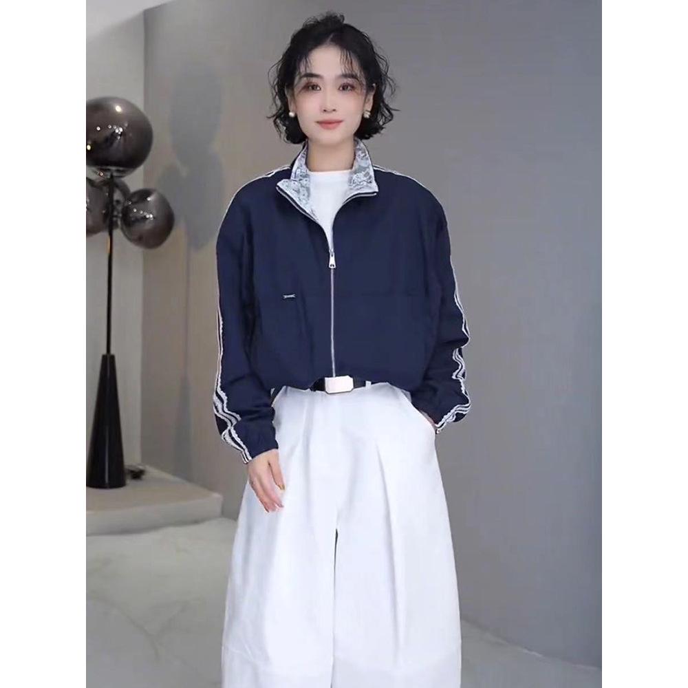 

2025 Spring Korean Style Women s Lace Patchwork Jacket - Age-Reducing Petite Windbreaker S (42.5-52.5 kg)