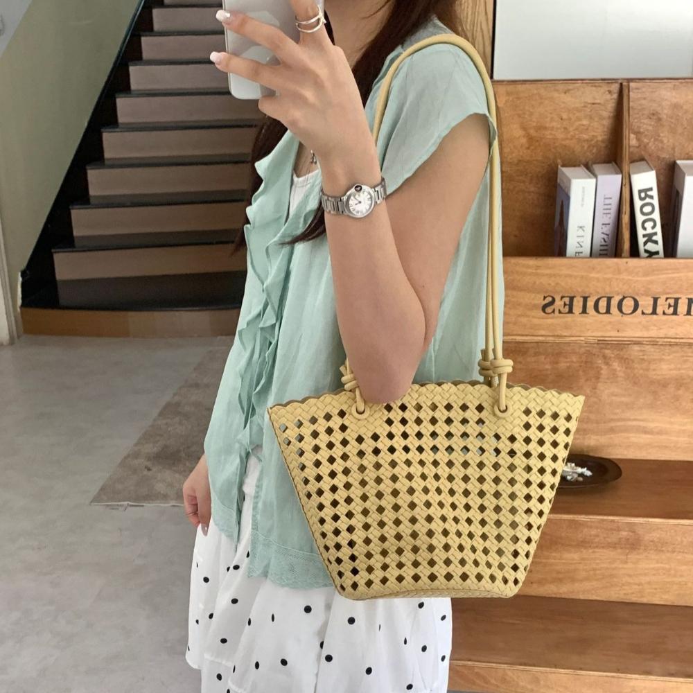 Trendy Versatile Hollow-out Woven Bag Soft Leather Vegetable Basket Bag Handheld Single Shoulder Bucket Bag