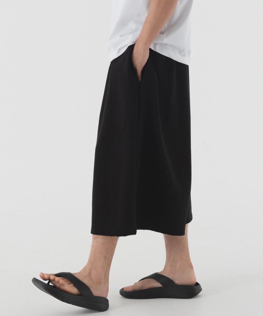 PIANER Super Wide Sweat Bermuda Shorts (Black)