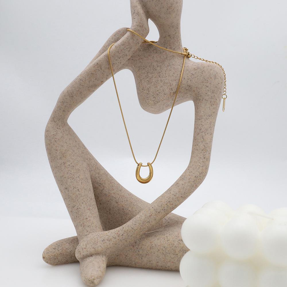 Niche Design Stainless Steel U-Shaped Pendant Necklace Women'S Versatile 18K Gold Horseshoe Collarbone Chain Jewelry
