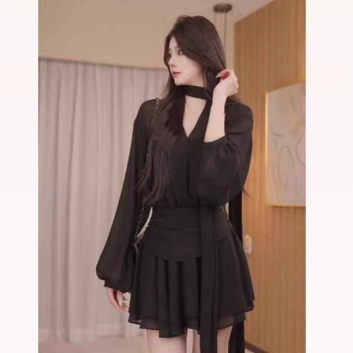 V-neck Black Dress for Women, New Summer Vintage Short Pleated Gradient Chiffon Skirt, Designed To Cover Tummy Trends