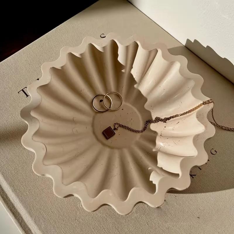 Top Quality Wavy Lace Bowl Shape Candle Cup Silicone Mold Cement Gypsum Aromatherapy Resin DIY Storage Bowl Flower Pot Home