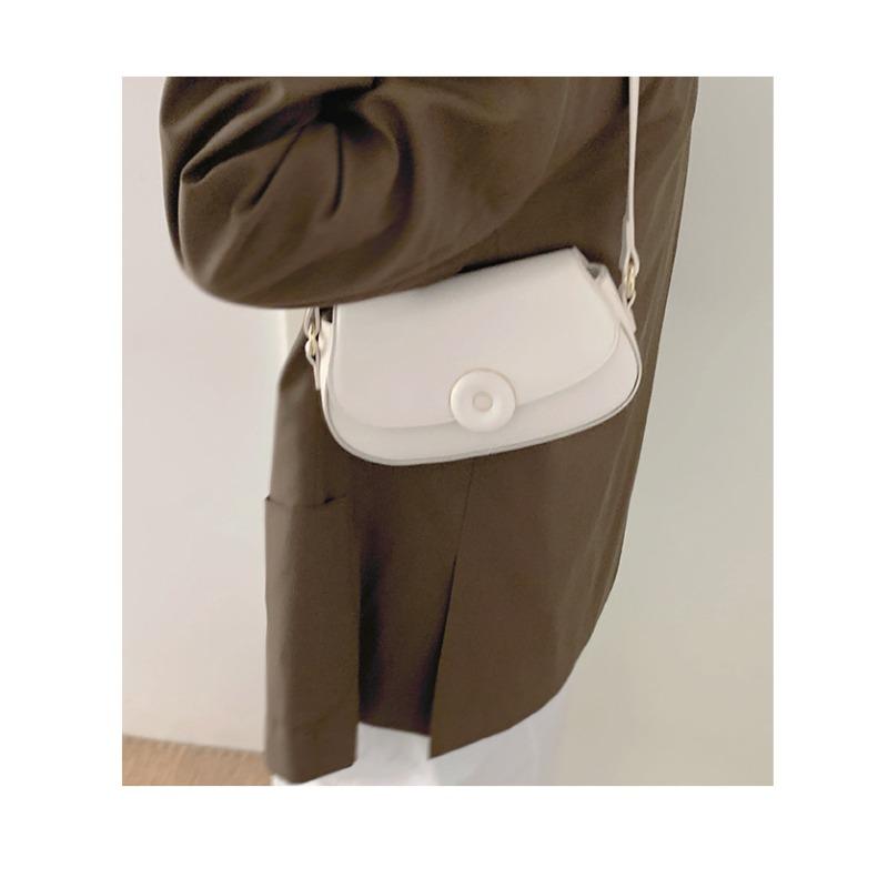 Niche Design Underarm Bag for Women In Summer New Flip Saddle Bag Fashionable Temperament Shoulder Bag Trendy