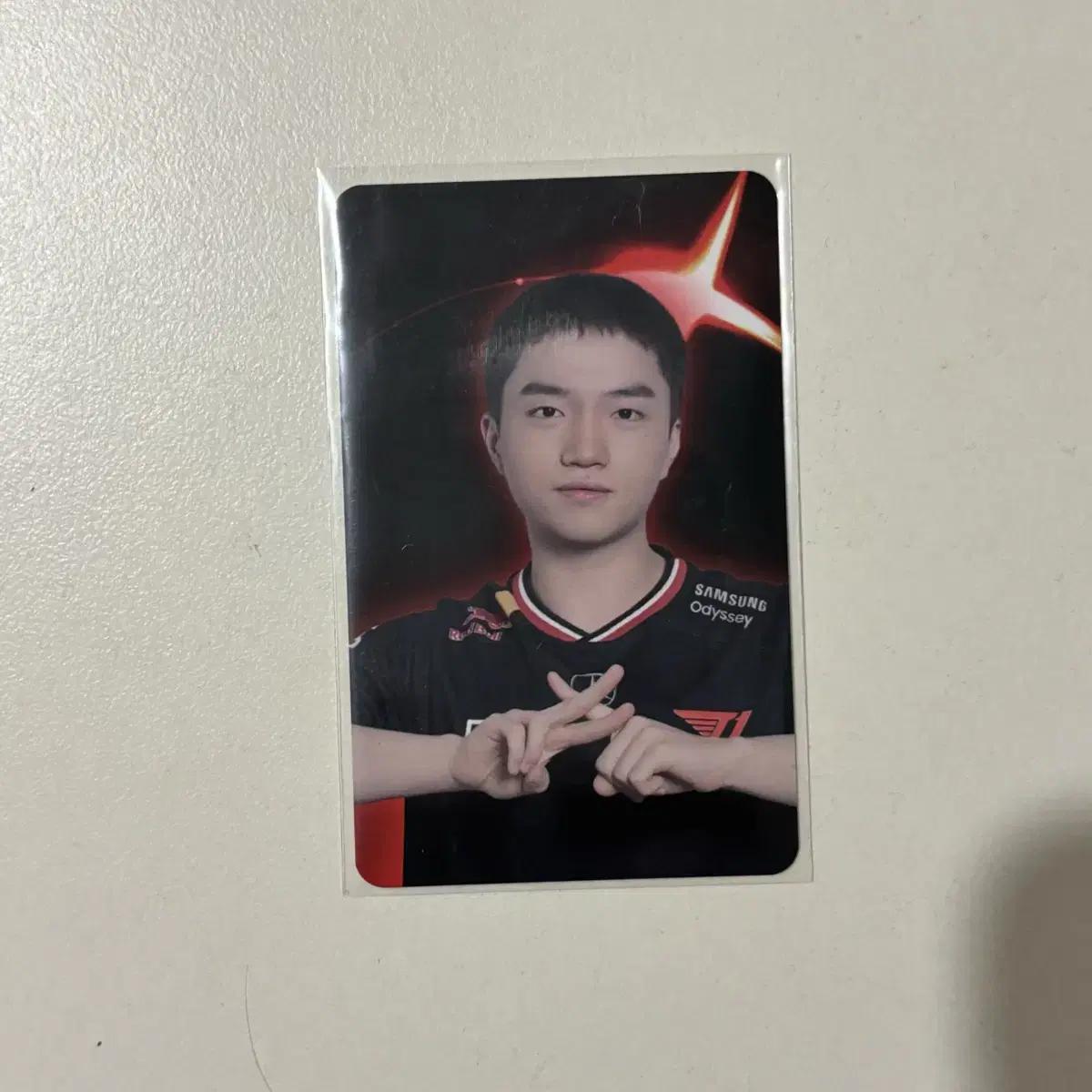 

T1 T1 Keria Katie Holmeg Intensive Cheering Seat Photo Card Photocard