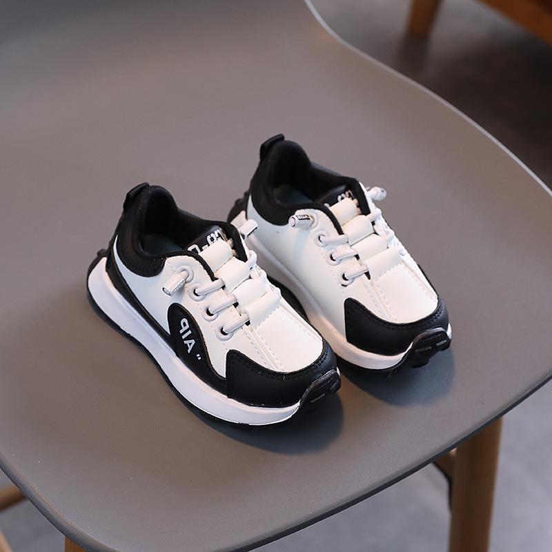 

Туфли на липучках для девочек-одноклассниц, весна и осень 2025, новые детские белые туфли с кожаным верхом, детские кеды на мягкой подошве, тренд 21-25 yards, 5 pairs in one hand чёрный