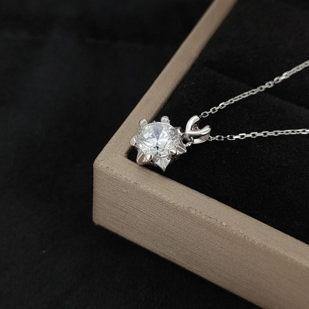 S925 Sterling Silver Moissanite Snowflake Necklace, Women’s One Carat Clavicle Chain, High-End Luxury Pendant