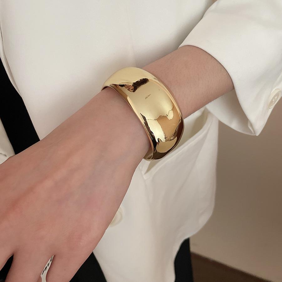 Bracelet jonc géométrique poli haut de gamme: Bracelet Tempérament Mode Polyvalent