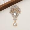Retro European-American Rhinestone Crown Brooch: Classic Crystal Pin for Women