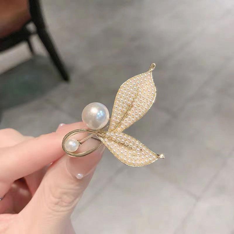 Luxury Korean Bow Brooch – Elegant and Versatile Pin for Suits and Attire