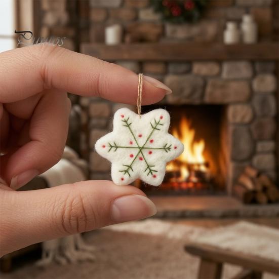 Reusable Felt Festive Wall Hangings Christmas Snowflake Ornament, Handmade Wool Tree/Heart/Snowflake Shaped Handcrafted Seasonal Decor Tree