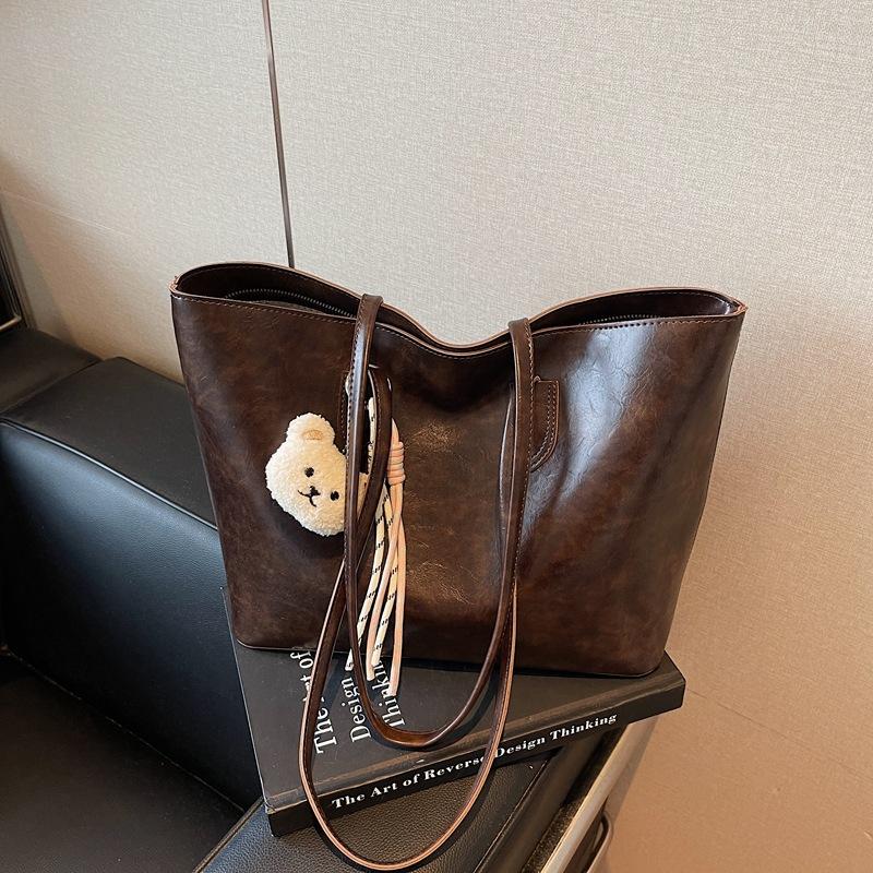 Large Capacity Bag Women's Versatile Fashion Shoulder Bag Student Class Commuter Armpit Bag